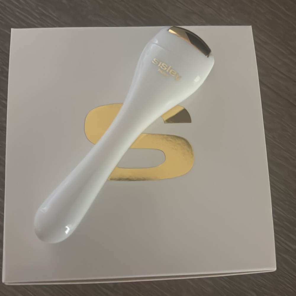 Sisley Paris Ridoki eye Massage Tool Roller New